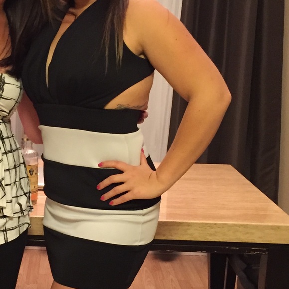 👗 Seductions mini dress - Size Medium - Picture 6 of 6